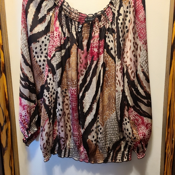 New Directions Blouse - Picture 2 of 5